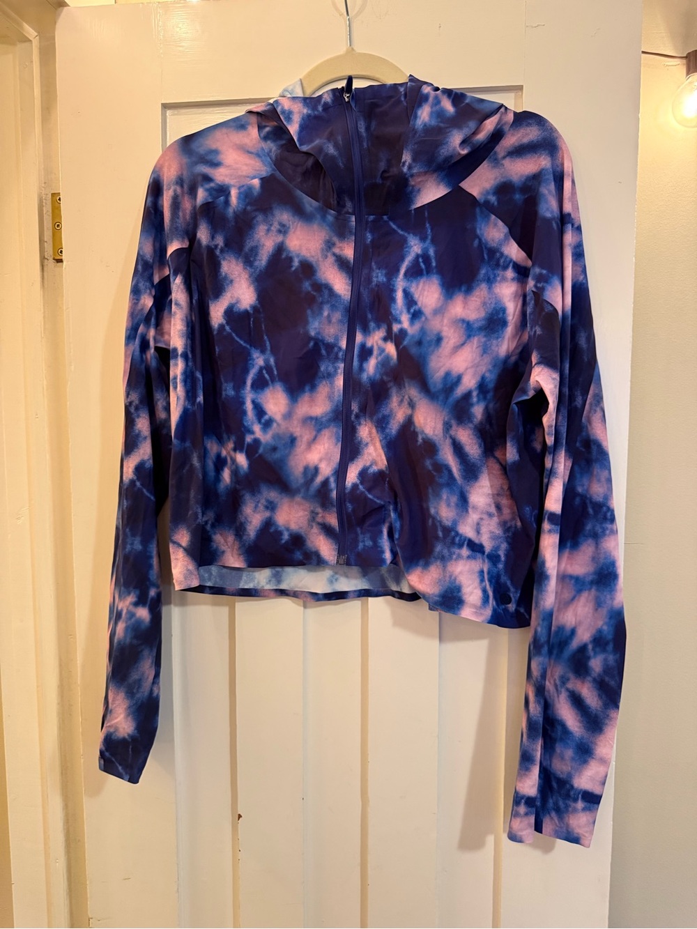 TWO ITEMS Women’s Pink & Navy Tie-Dye Crop Tee and Jacket matching set MTBING